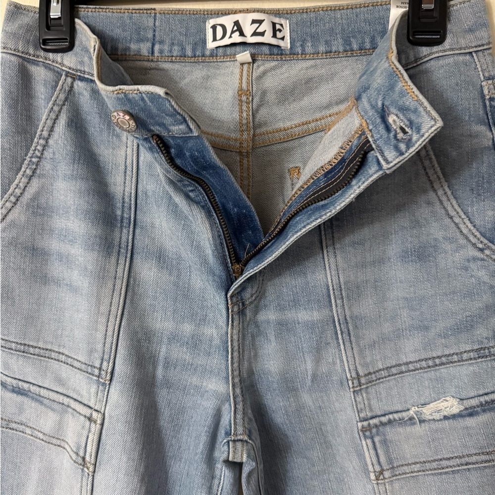 Daze Women's Light Blue Cargo Straight Leg Jeans, size 26 - Picture 8 of 11